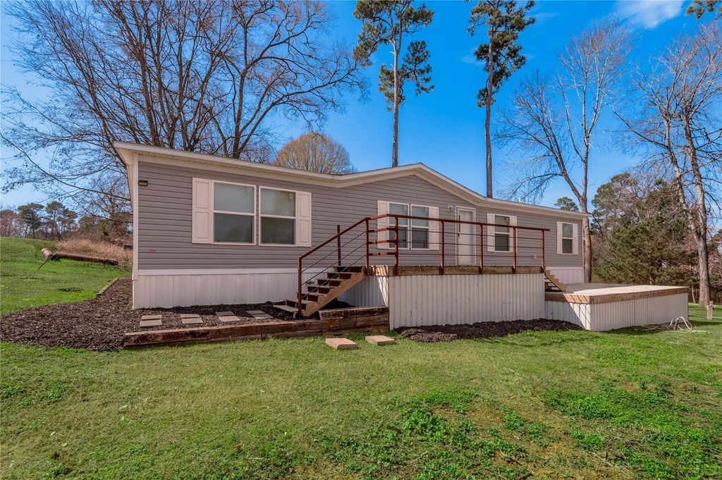 531 Canal Drive, Point Blank, TX 77364