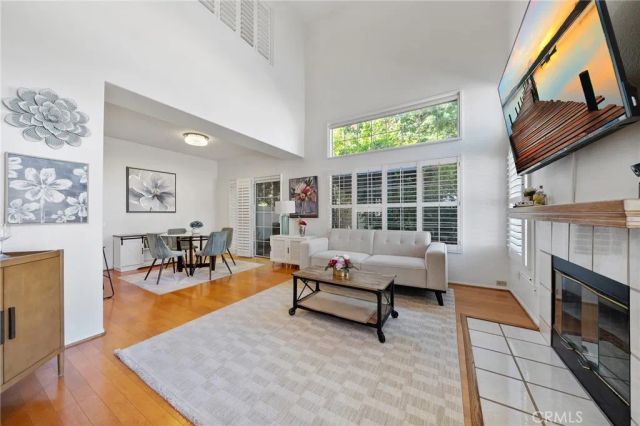 125 Autumn Oaks, Glendora, CA 91741