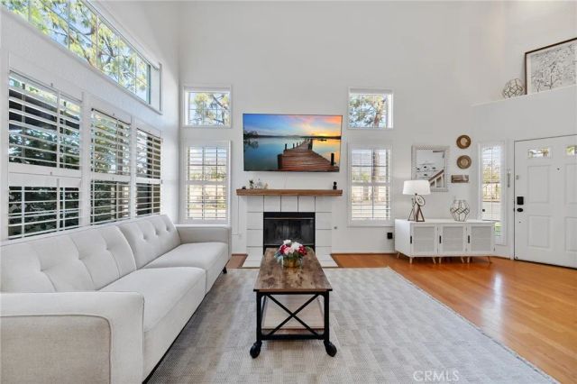 125 Autumn Oaks, Glendora, CA 91741