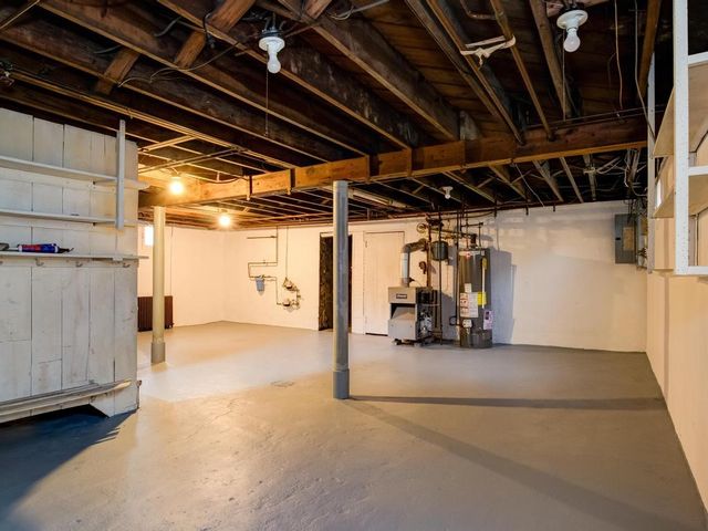 1818 Vanburen St, Aliquippa, PA 15001