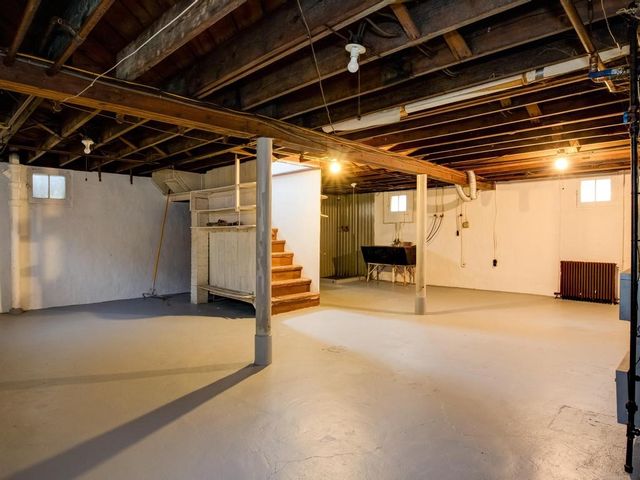1818 Vanburen St, Aliquippa, PA 15001