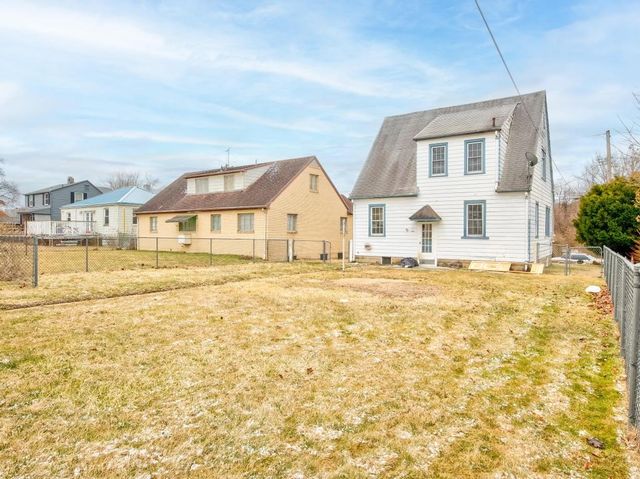 1818 Vanburen St, Aliquippa, PA 15001