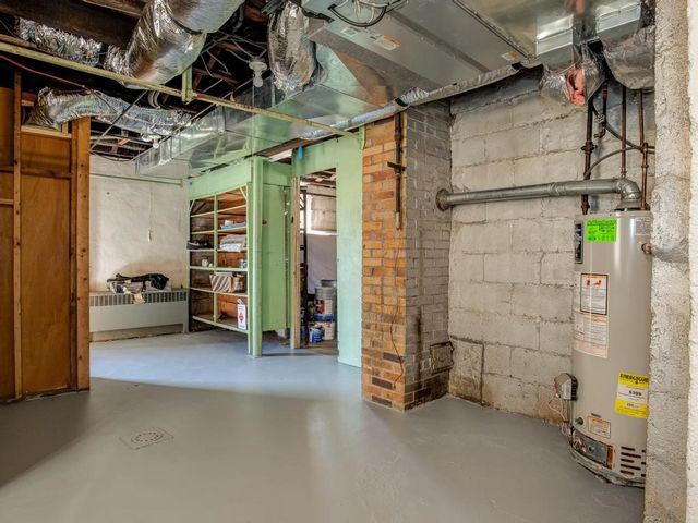 1818 Vanburen St, Aliquippa, PA 15001