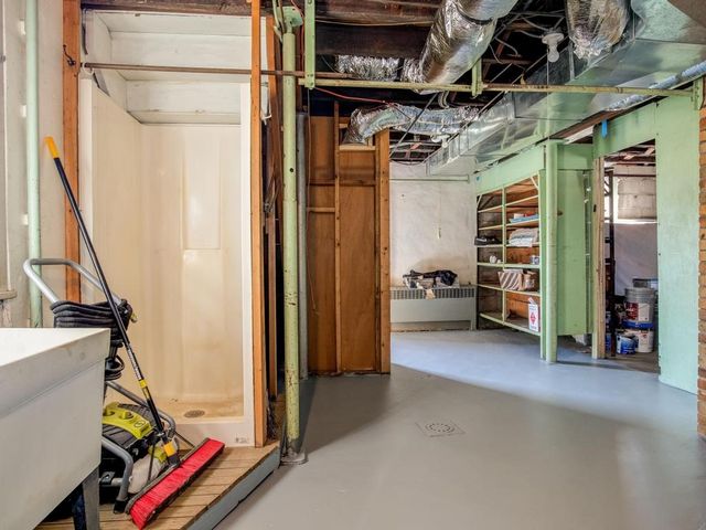 1818 Vanburen St, Aliquippa, PA 15001