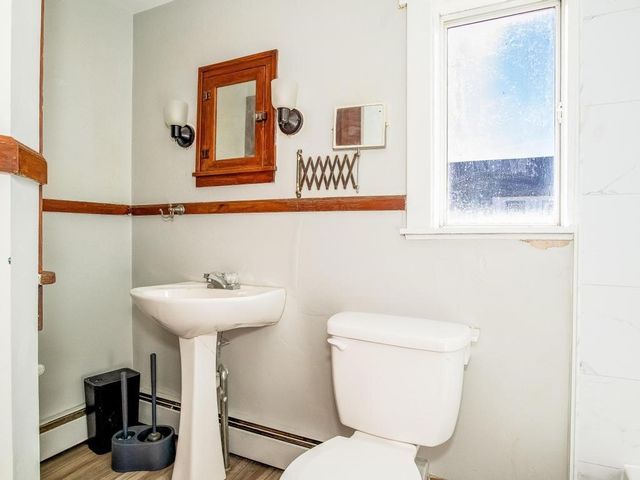 1818 Vanburen St, Aliquippa, PA 15001