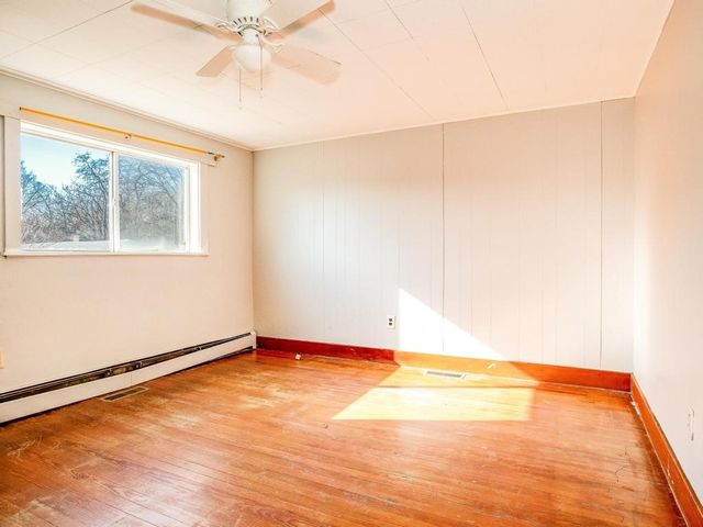1818 Vanburen St, Aliquippa, PA 15001
