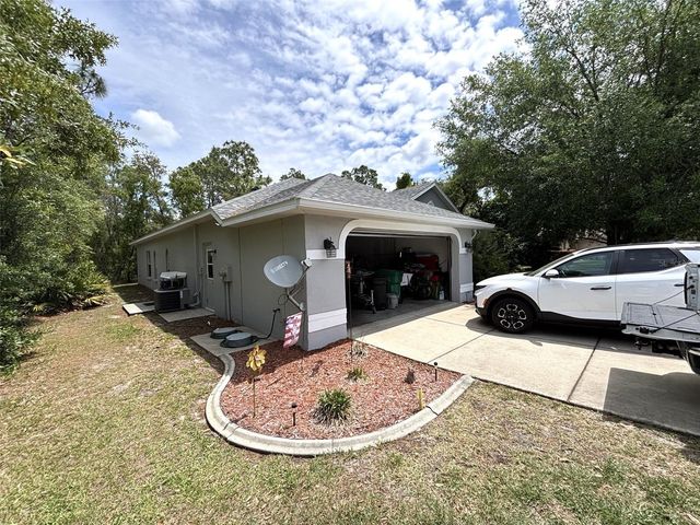 66 LONE PINE STREET, Homosassa, FL 34446