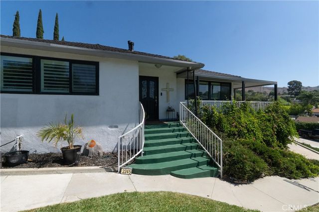 2245 Vista Rd, La Habra Heights, CA 90631