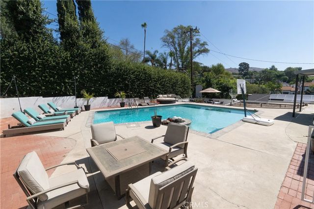2245 Vista Rd, La Habra Heights, CA 90631