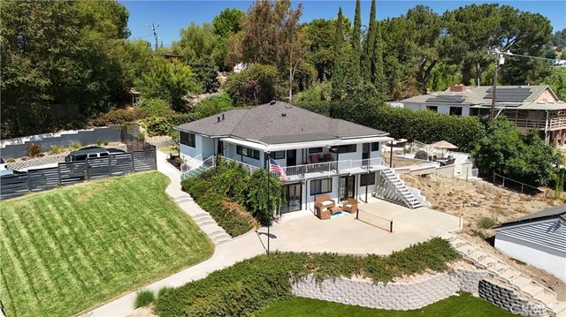 2245 Vista Rd, La Habra Heights, CA 90631