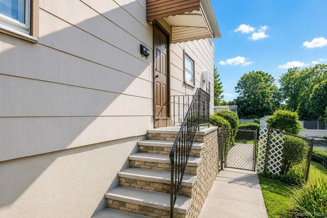 74 Highview Avenue, Staten Island, NY 10301