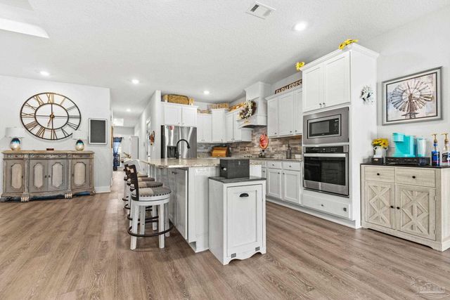 6315 Jenks Dr, Gulf Breeze, FL 32563