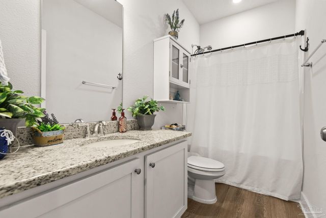 6315 Jenks Dr, Gulf Breeze, FL 32563