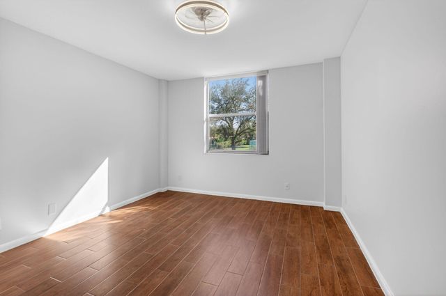 5260 NW 2nd Avenue 206, Boca Raton, FL 33487