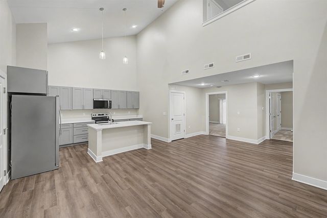 2710 Amelia Ln., Salina, KS 67401