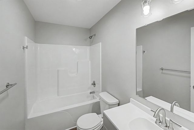 2710 Amelia Ln., Salina, KS 67401