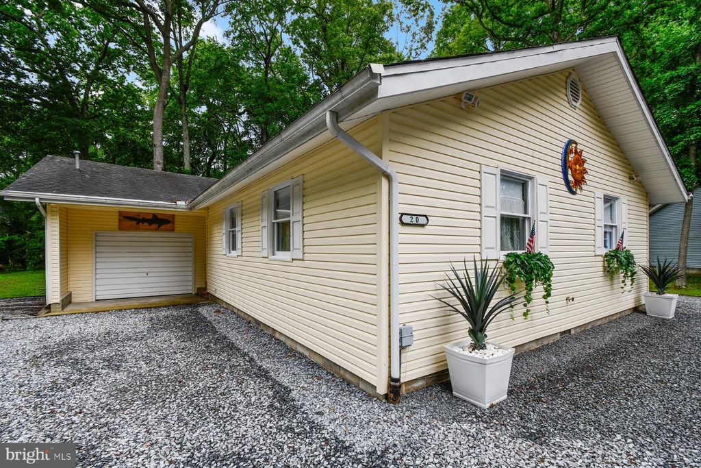 Image 2 of property listing at 20 SOUTHWIND, Ocean Pines, MD 21811