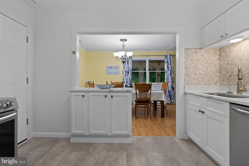 Image 9 of property listing at 20 SOUTHWIND, Ocean Pines, MD 21811