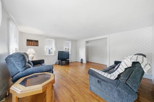 21-23 Eastern Avenue, Woburn, MA 01801