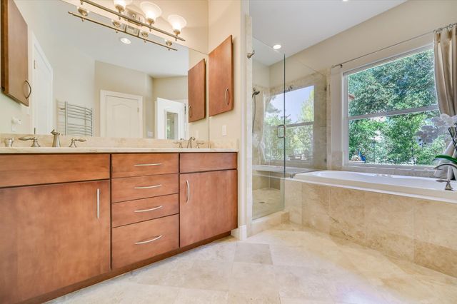 102 Osprey CIR, Bastrop, TX 78602