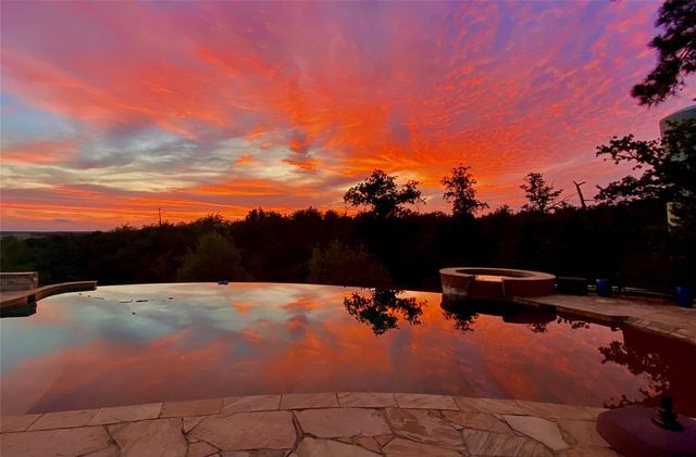 102 Osprey CIR, Bastrop, TX 78602