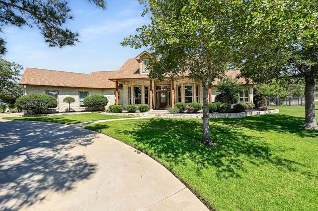 102 Osprey CIR, Bastrop, TX 78602