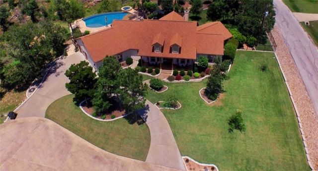 102 Osprey CIR, Bastrop, TX 78602