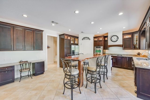 102 Osprey CIR, Bastrop, TX 78602