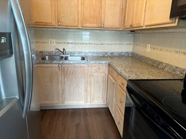 1000 79TH AVENUE N 102, St Petersburg, FL 33702