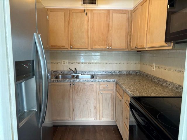 1000 79TH AVENUE N 102, St Petersburg, FL 33702