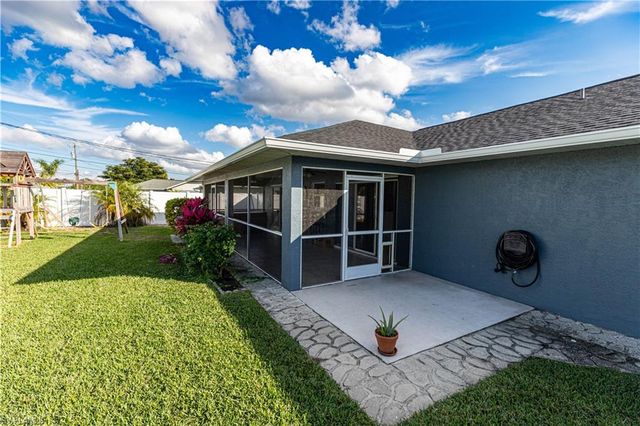 417 SE 21st TER, Cape Coral, FL 33990