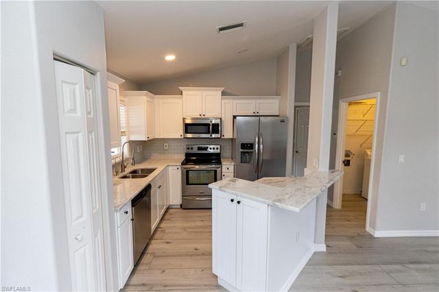 417 SE 21st TER, Cape Coral, FL 33990