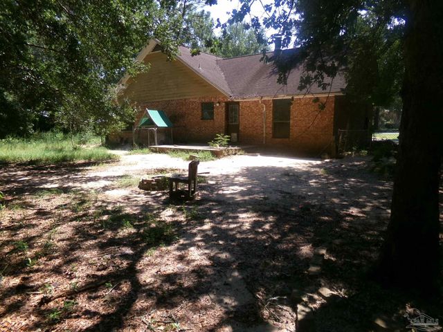 6008 Kingswood Dr, Milton, FL 32570