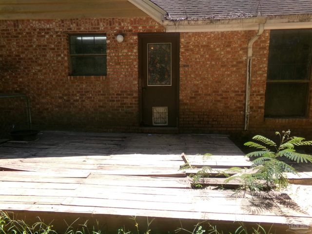 6008 Kingswood Dr, Milton, FL 32570