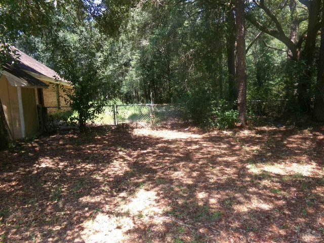 6008 Kingswood Dr, Milton, FL 32570