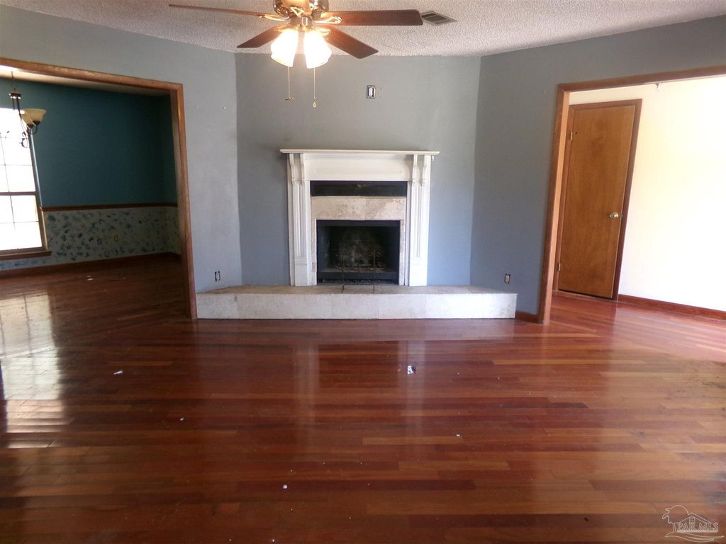 6008 Kingswood Dr, Milton, FL 32570