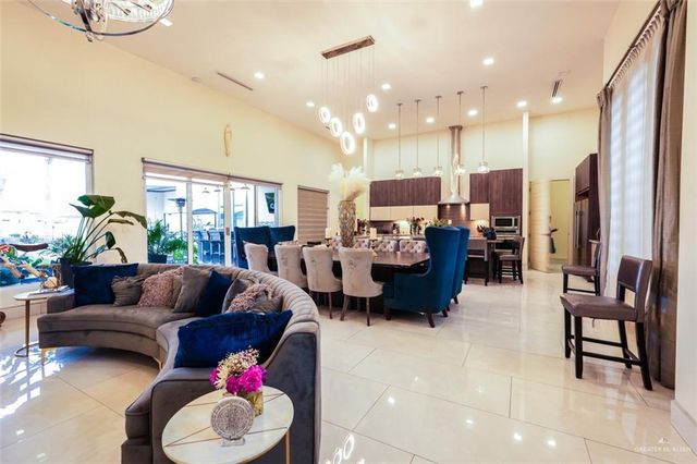 1203 Travis Street, Mission, TX 78572