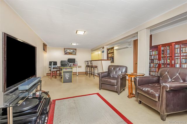 192 Sycamore Avenue, Bethpage, NY 11714