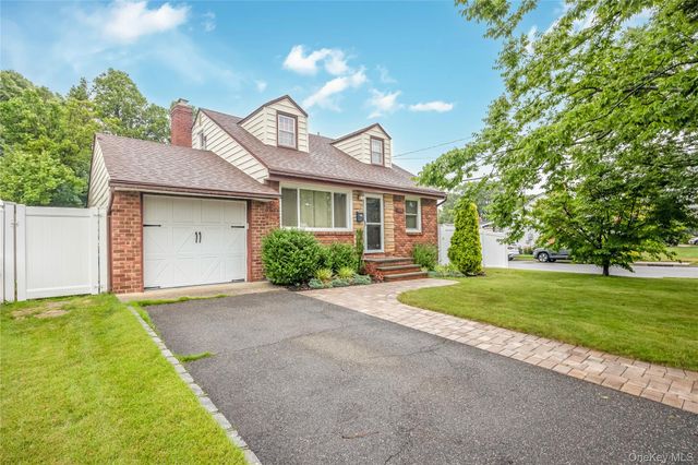 192 Sycamore Avenue, Bethpage, NY 11714