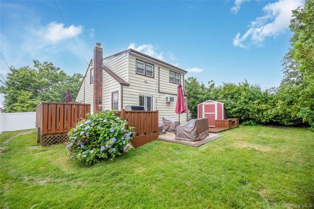 192 Sycamore Avenue, Bethpage, NY 11714