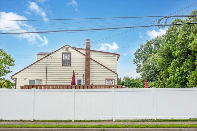 192 Sycamore Avenue, Bethpage, NY 11714