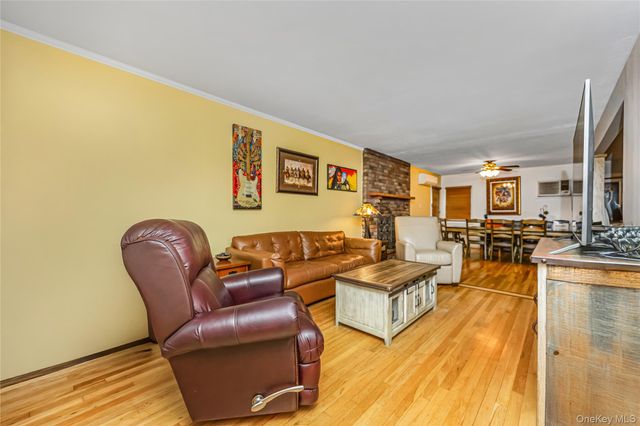 192 Sycamore Avenue, Bethpage, NY 11714