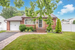 192 Sycamore Avenue, Bethpage, NY 11714