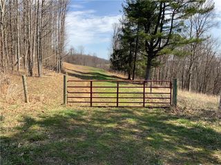 860 Mounts Rd, South Franklin, PA 15301