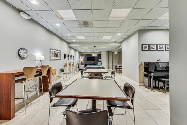 505 N LAKE SHORE Drive 407, Chicago, IL 60611