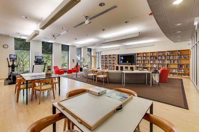 505 N LAKE SHORE Drive 407, Chicago, IL 60611