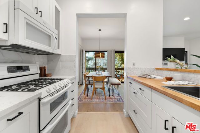 8180 Manitoba Street 102, Playa Del Rey (los Angeles), CA 90293