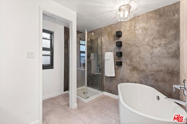 8180 Manitoba Street 102, Playa Del Rey (los Angeles), CA 90293