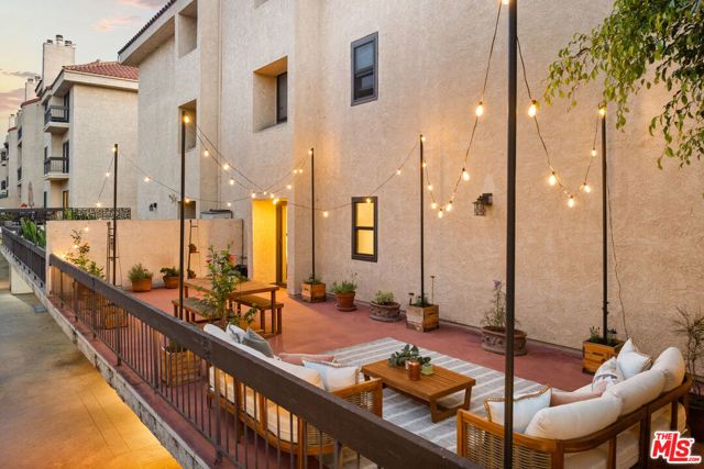 8180 Manitoba Street 102, Playa Del Rey (los Angeles), CA 90293