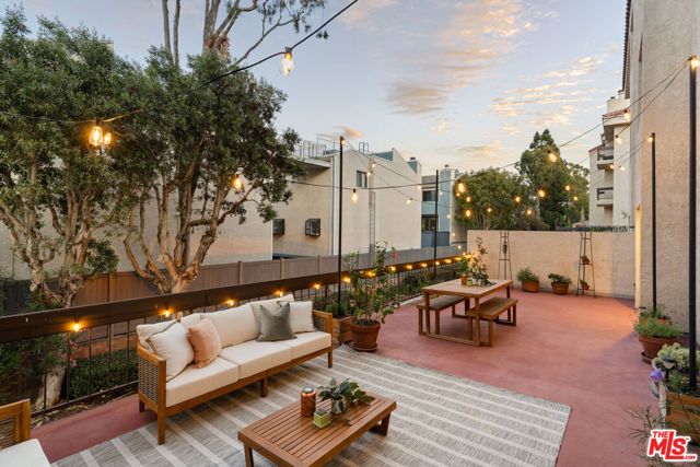 8180 Manitoba Street 102, Playa Del Rey (los Angeles), CA 90293